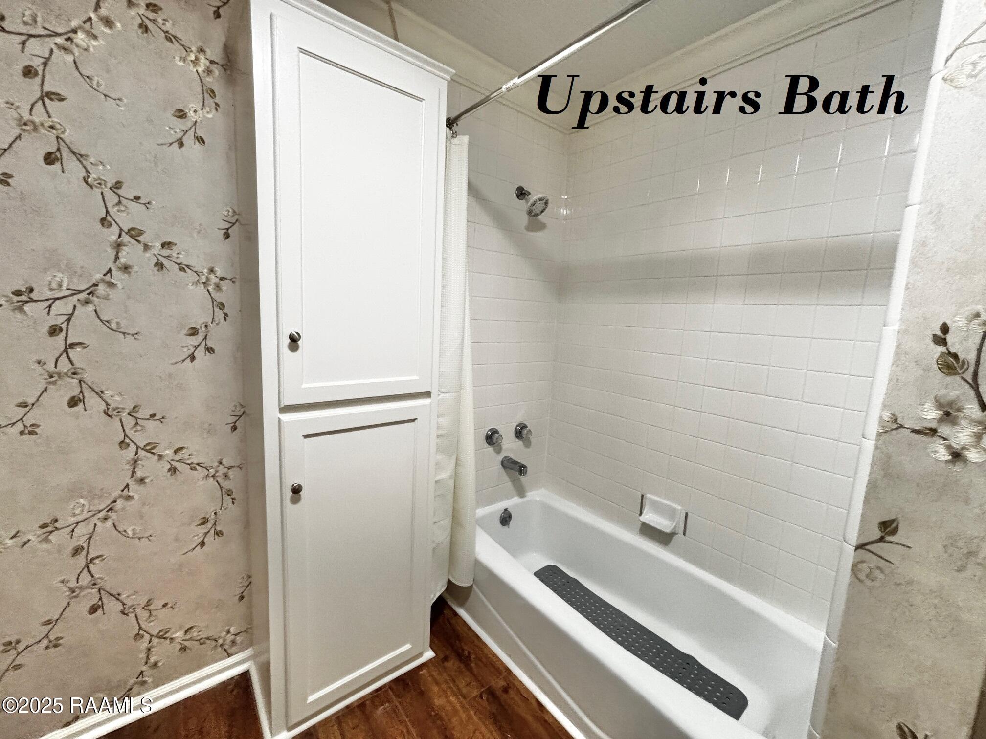 103 Stonehill Road Lafayette, LA 70508 - Photo 31 of 47 upstairs bath