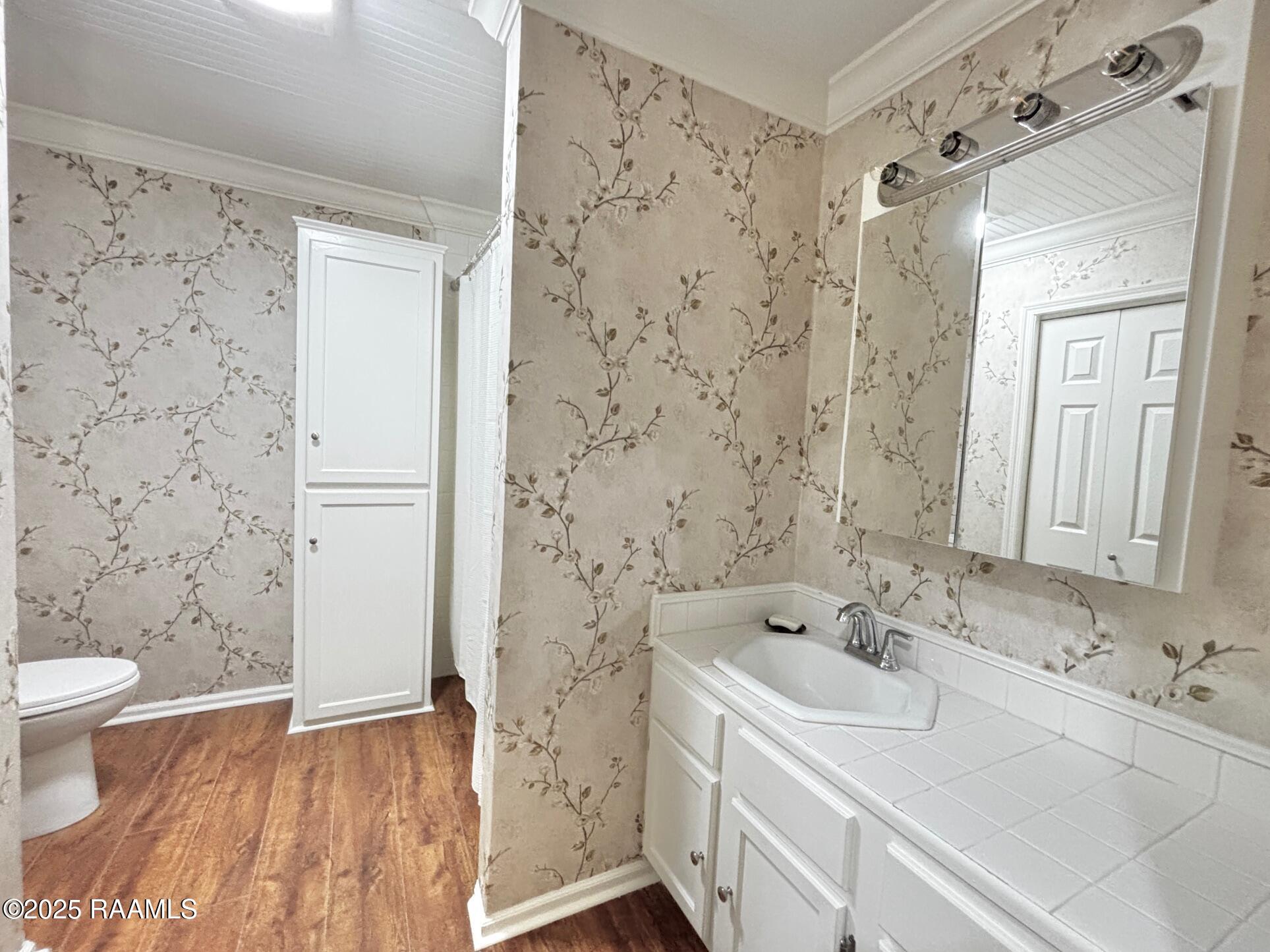 103 Stonehill Road Lafayette, LA 70508 - Photo 32 of 47 upstairs bath