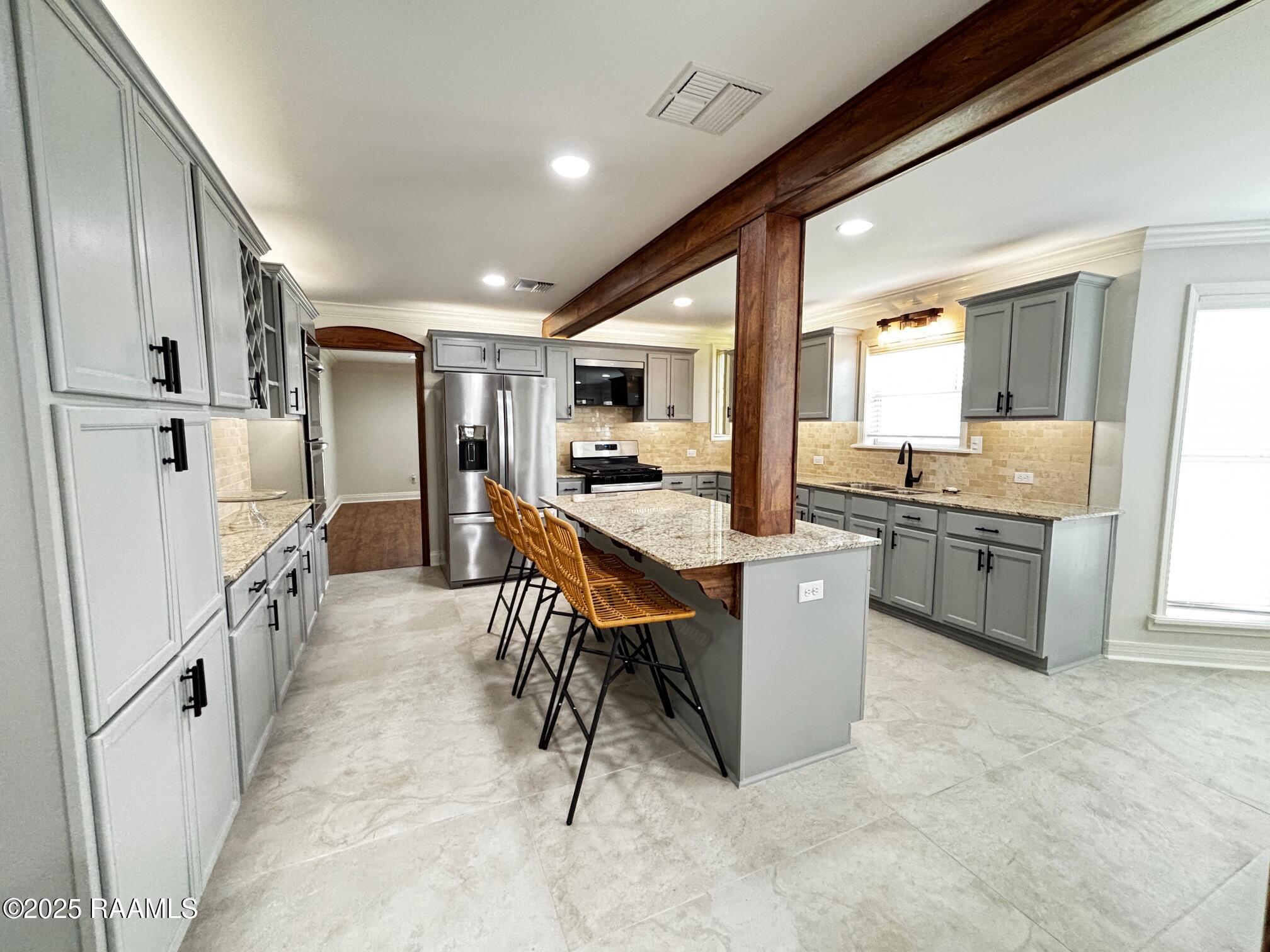 103 Stonehill Road Lafayette, LA 70508 - Photo 4 of 47 kitchen