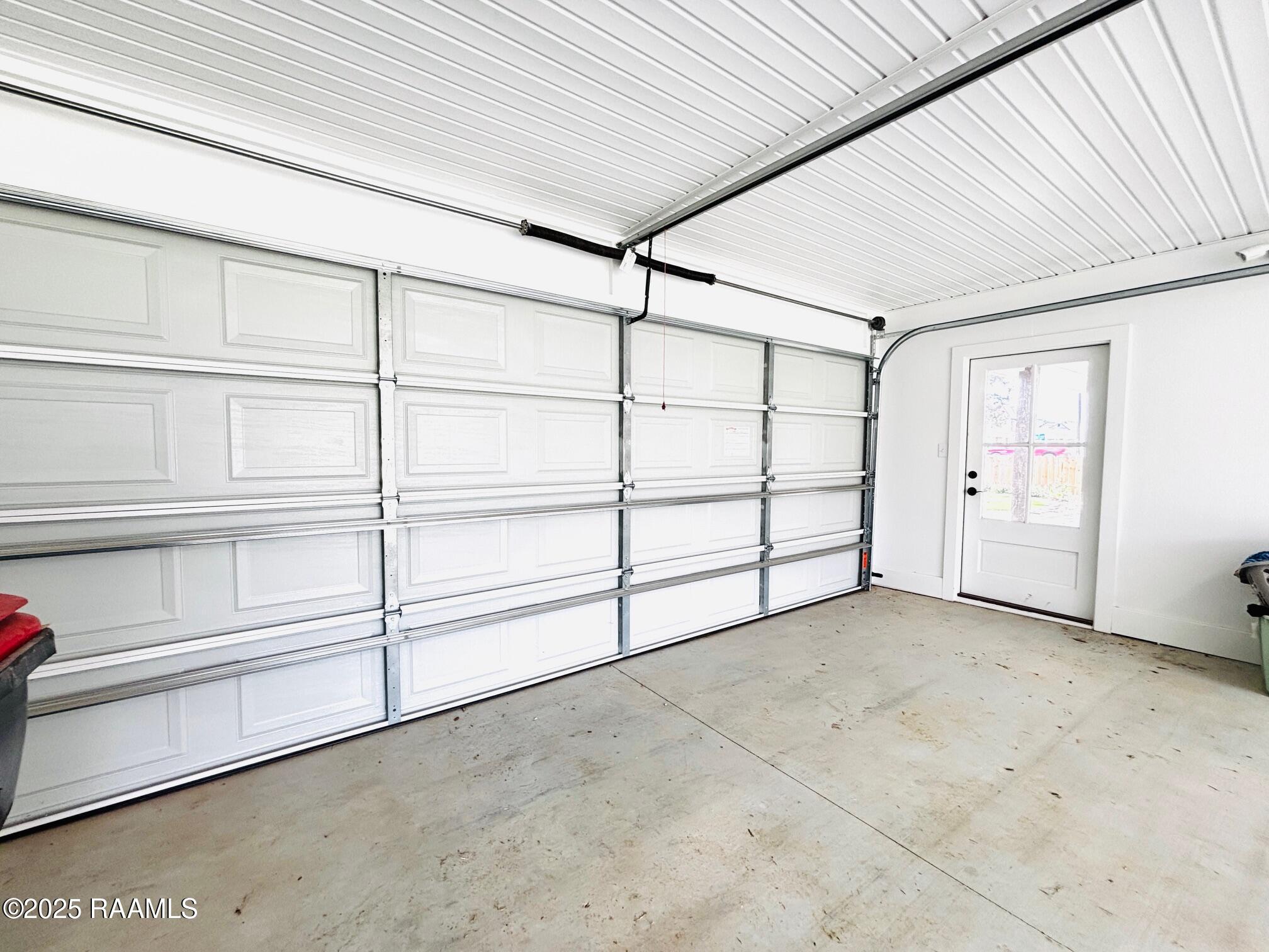 103 Stonehill Road Lafayette, LA 70508 - Photo 42 of 47 garage door and entry