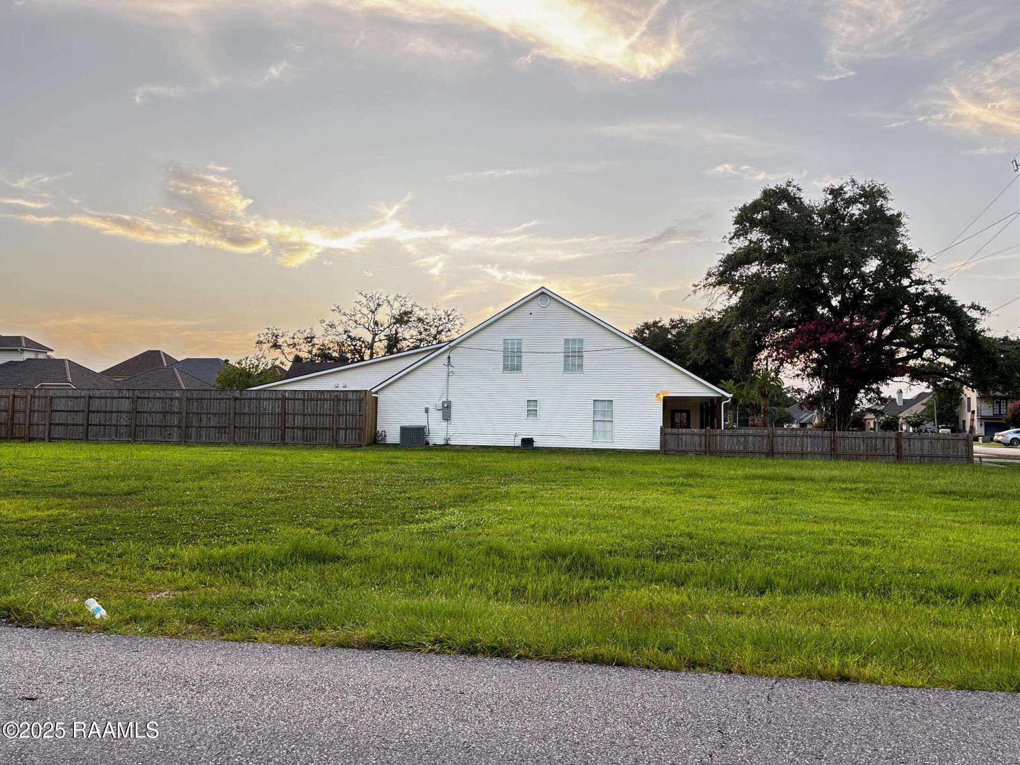 103 Stonehill Road Lafayette, LA 70508 - Photo 44 of 47 side view