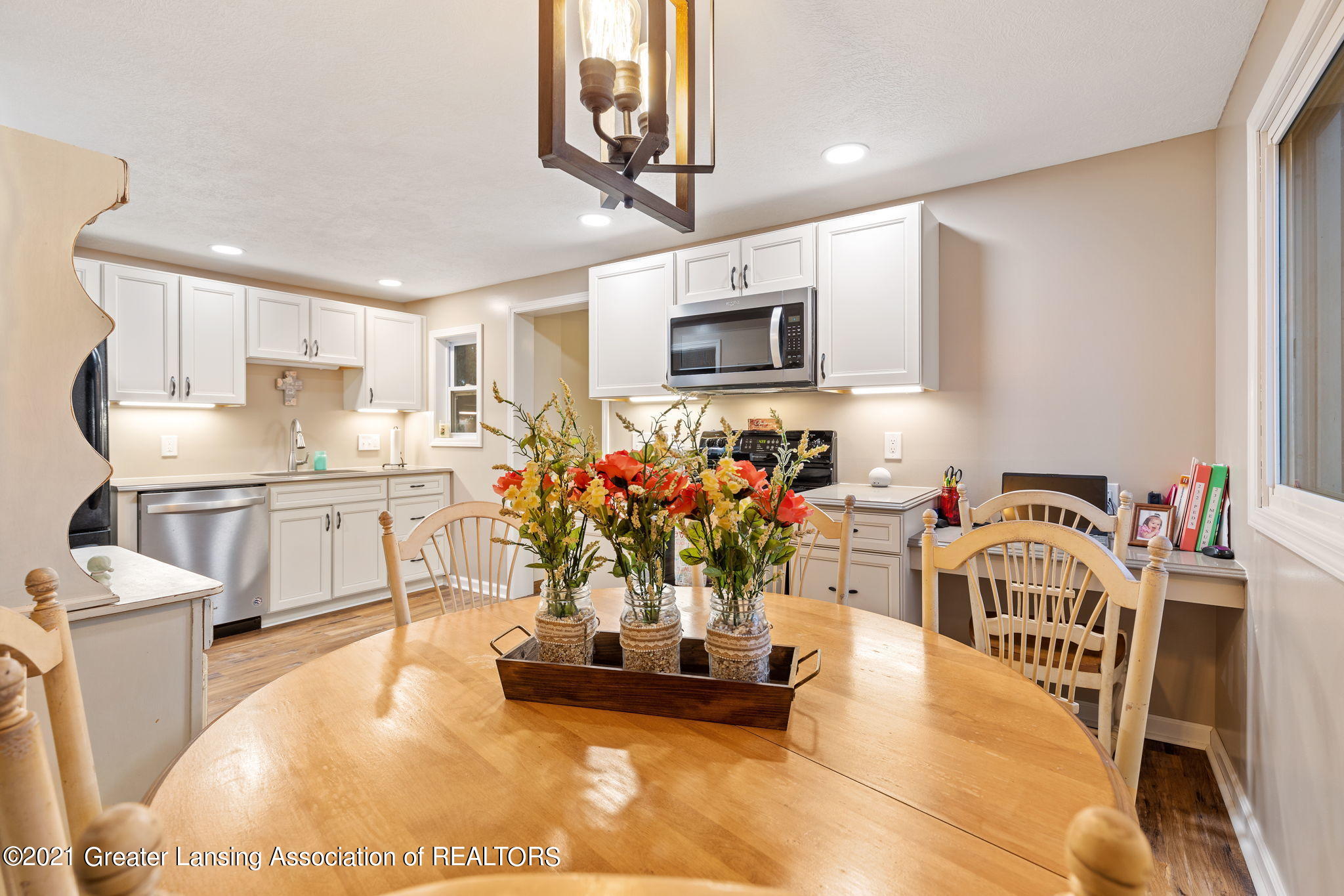 14656 Center Road Bath, MI 48808 - Photo 5 of 13 kitchen