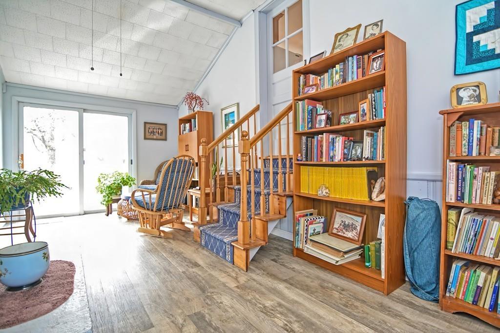 17 Lee Road Sharon, MA 02067 - Photo 2 of 17 Gallery Image 2