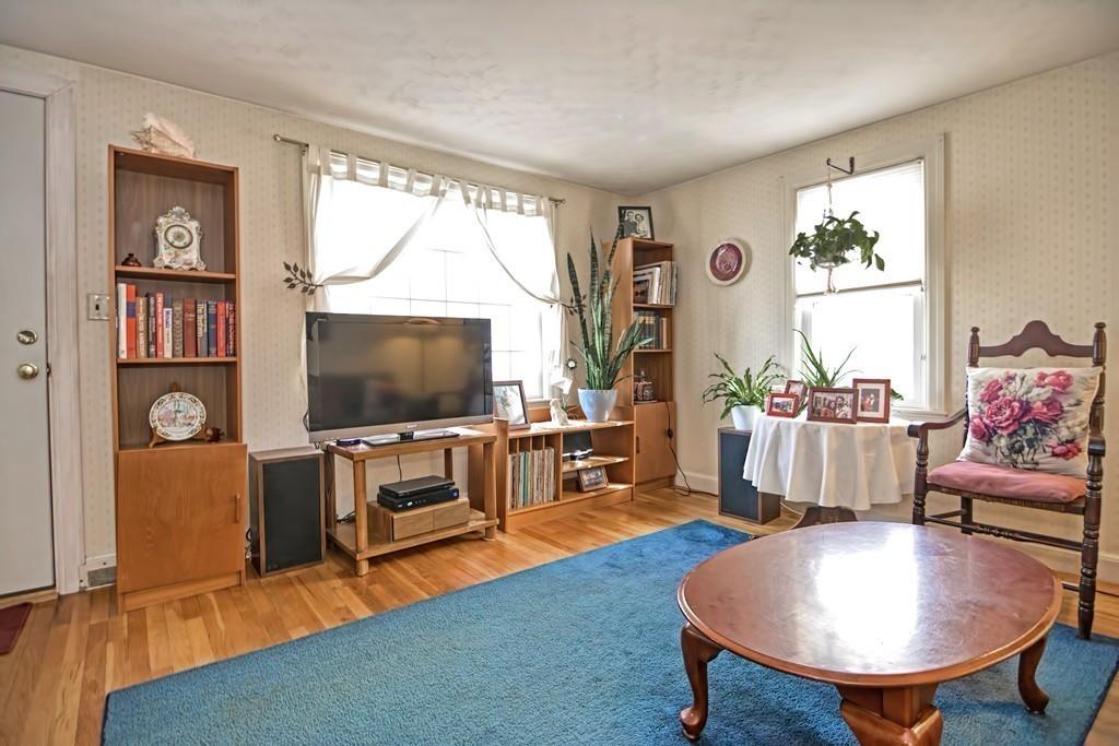 17 Lee Road Sharon, MA 02067 - Photo 8 of 17 Gallery Image 8
