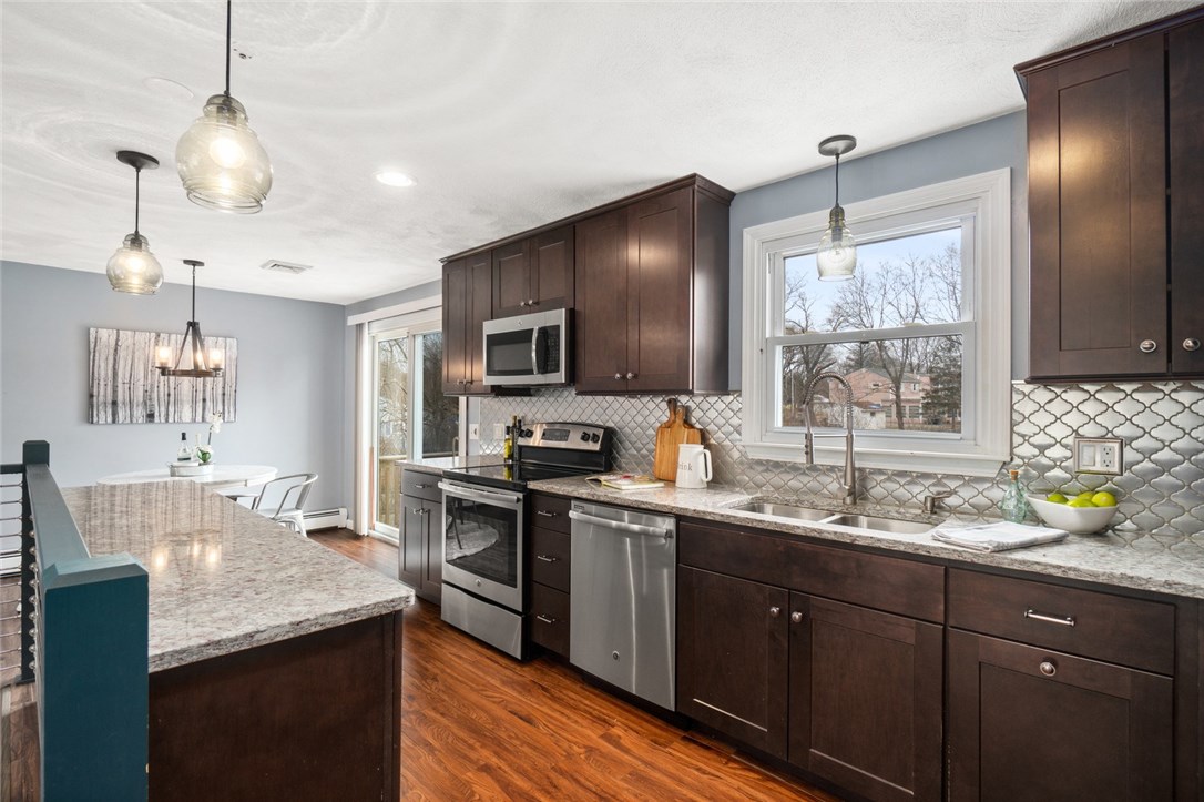 204 Nausauket Road Warwick, RI 02886 - Photo 1 of 40 Gallery Image 1