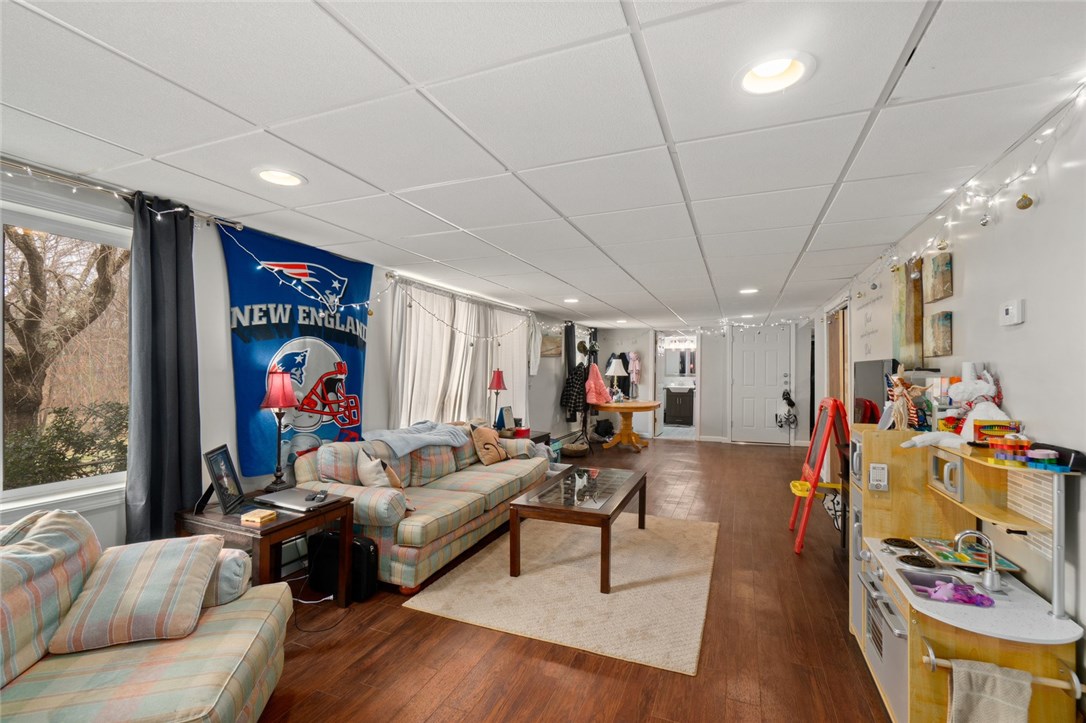 204 Nausauket Road Warwick, RI 02886 - Photo 29 of 40 Gallery Image 29