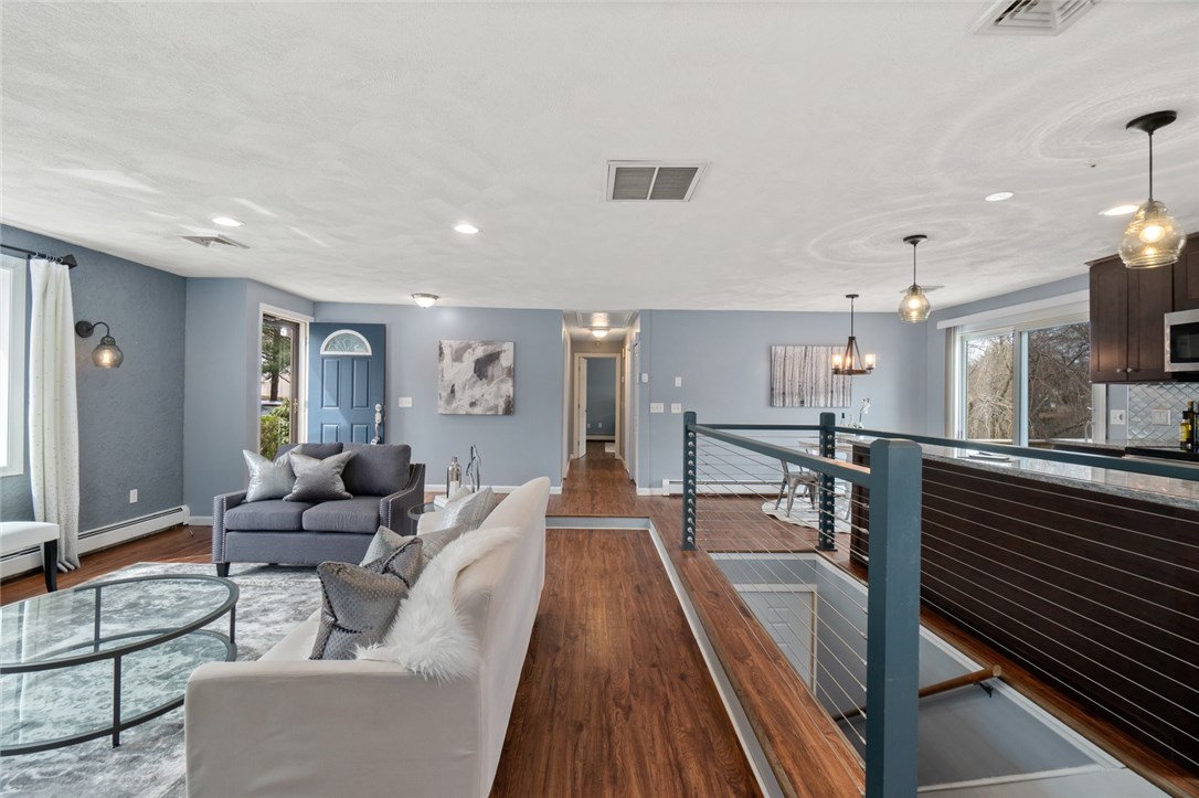 204 Nausauket Road Warwick, RI 02886 - Photo 6 of 40 Gallery Image 6