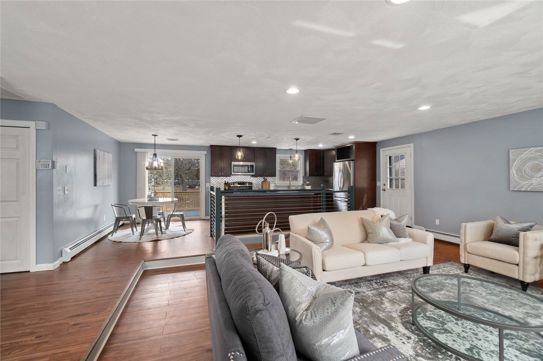 204 Nausauket Road Warwick, RI 02886 - Photo 9 of 40 Gallery Image 9