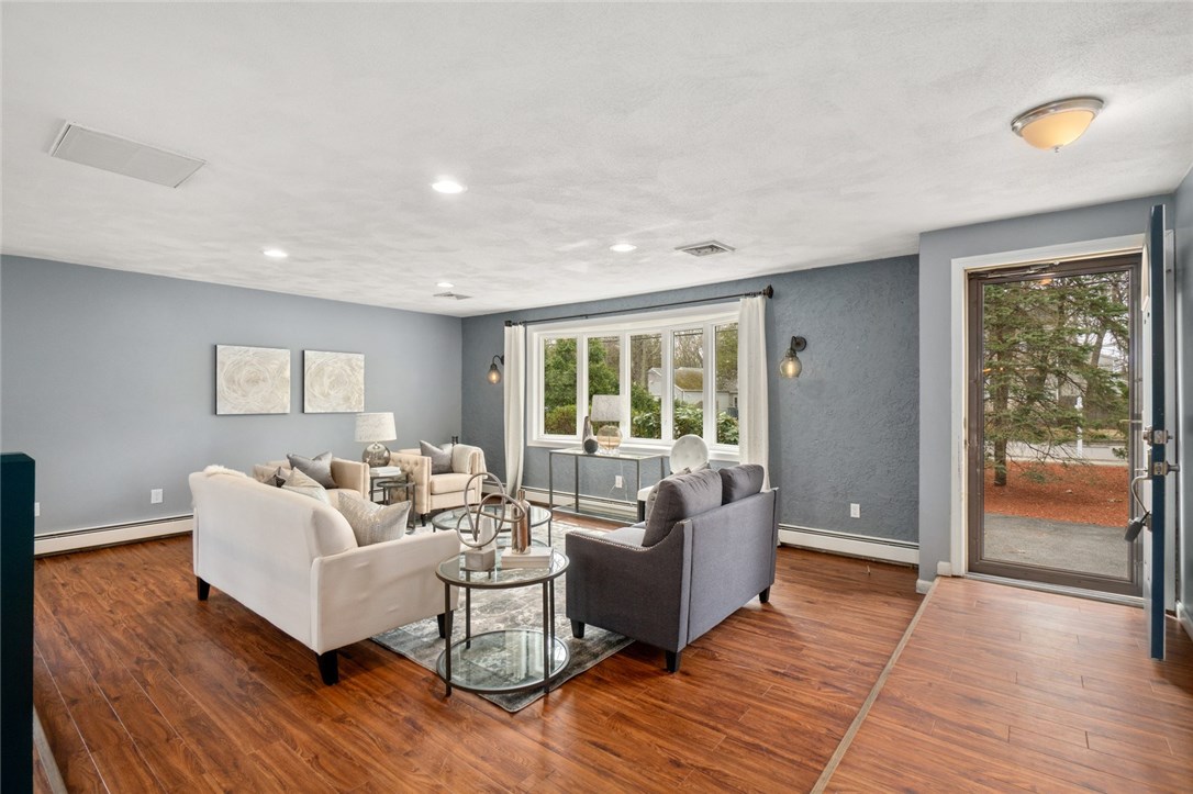 204 Nausauket Road Warwick, RI 02886 - Photo 10 of 40 Gallery Image 10