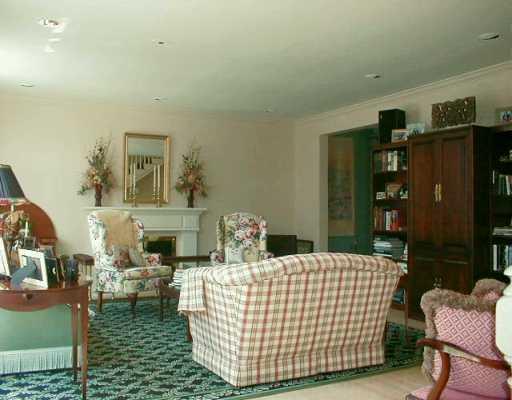 316 Schenley Road Pittsburgh, PA 15217 - Photo 5 of 6 Living Room.