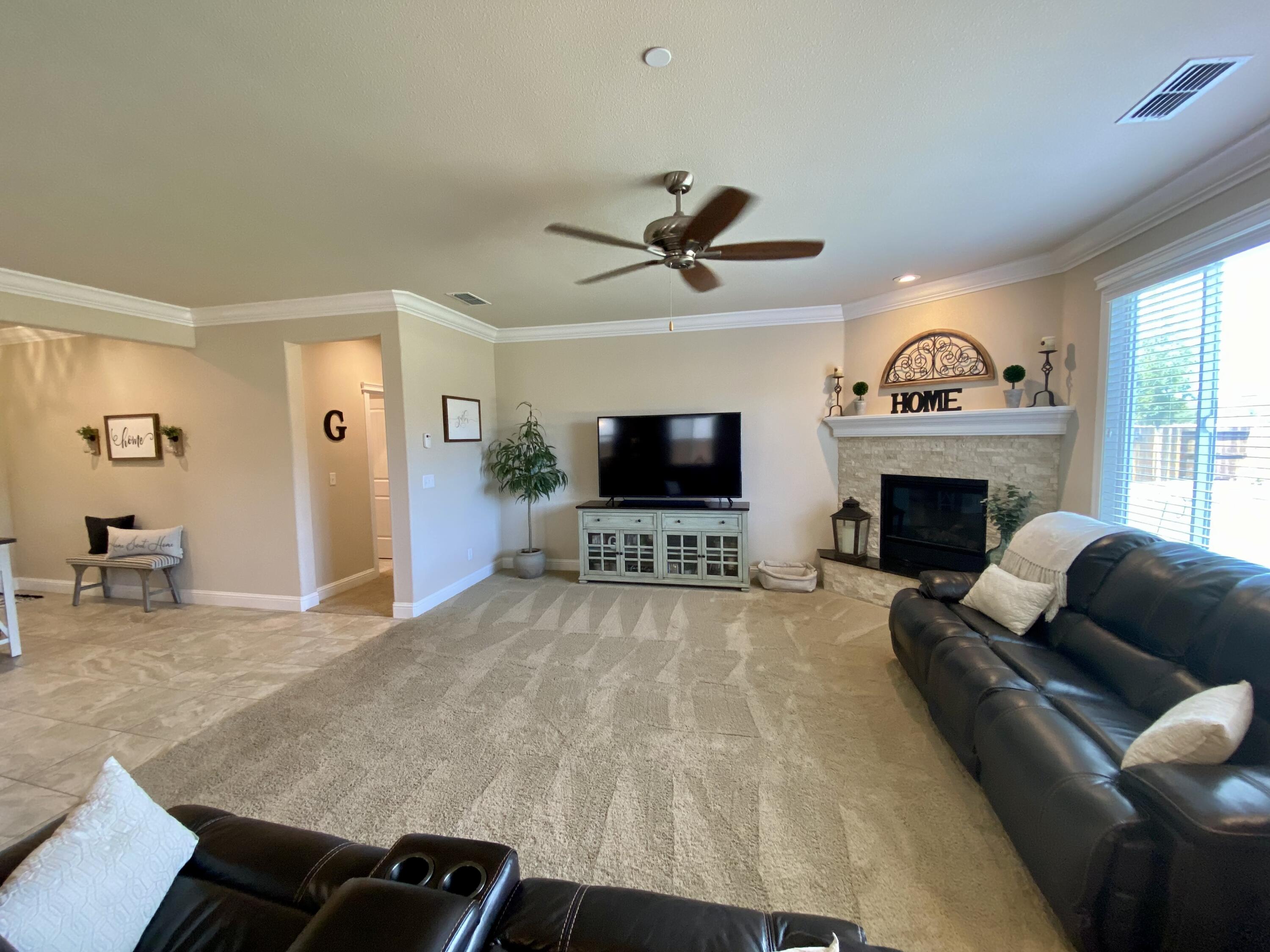 3246 Lemurian Road Redding, CA 96002 - Photo 15 of 29 Lemurian 3246 Living