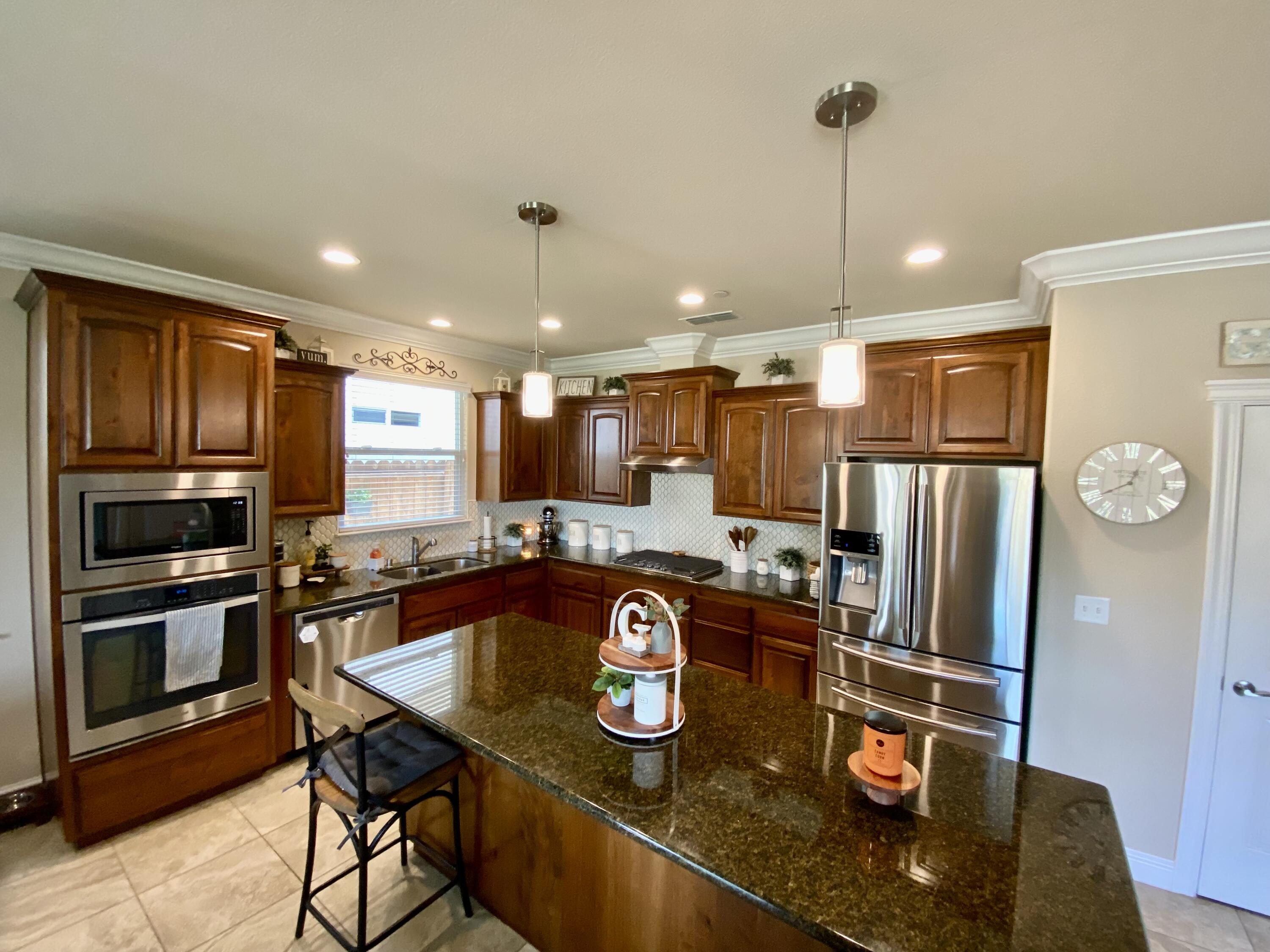 3246 Lemurian Road Redding, CA 96002 - Photo 5 of 29 Lemurian 3246 Island
