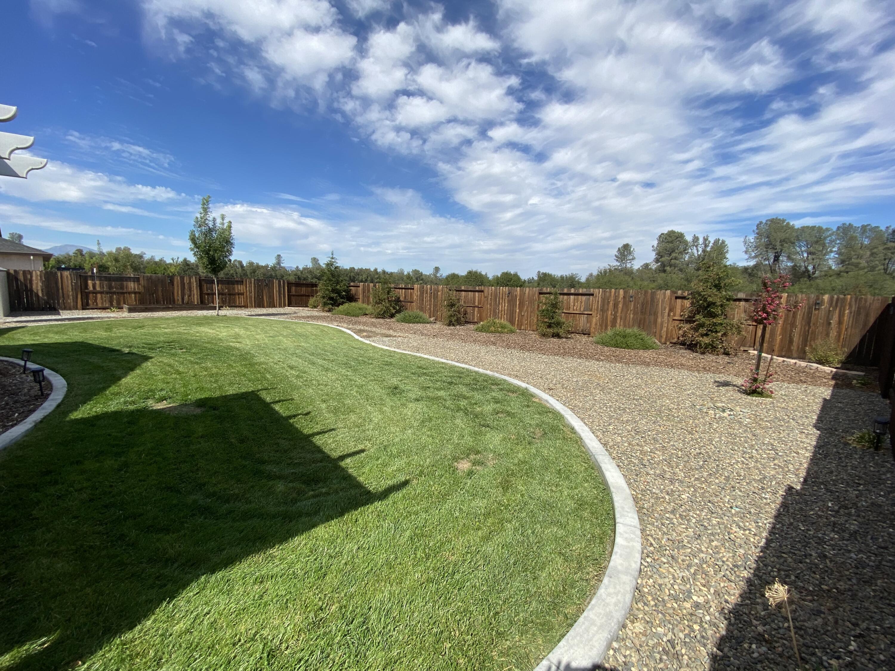 3246 Lemurian Road Redding, CA 96002 - Photo 8 of 29 Lemurian 3246 Backyard 1
