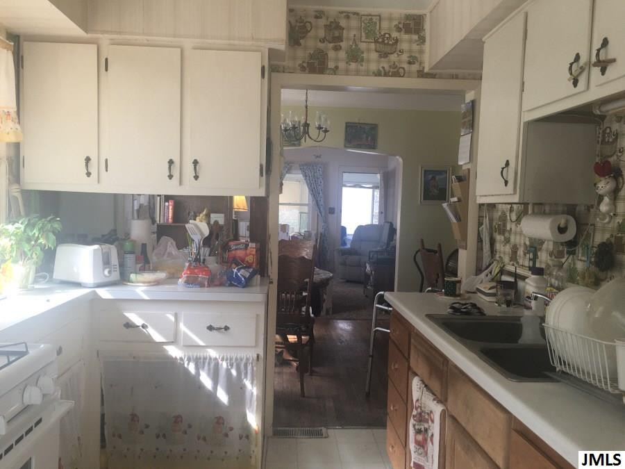 2825 Overhill Road Jackson, MI 49203 - Photo 9 of 20 Photo 9