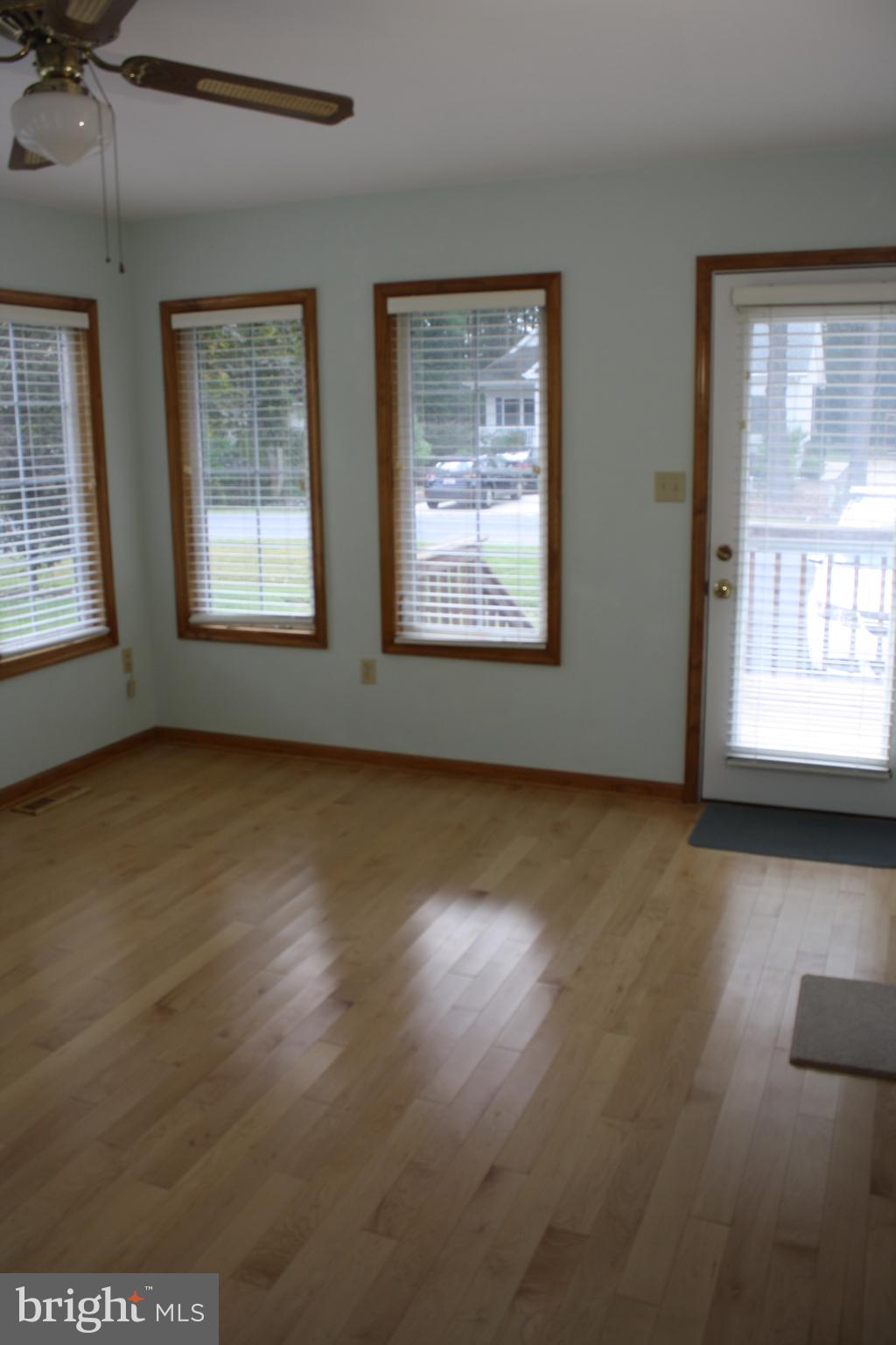 3 Bridgewater Road Ocean Pines, MD 21811 - Photo 9 of 30 H/W in the sunroom !