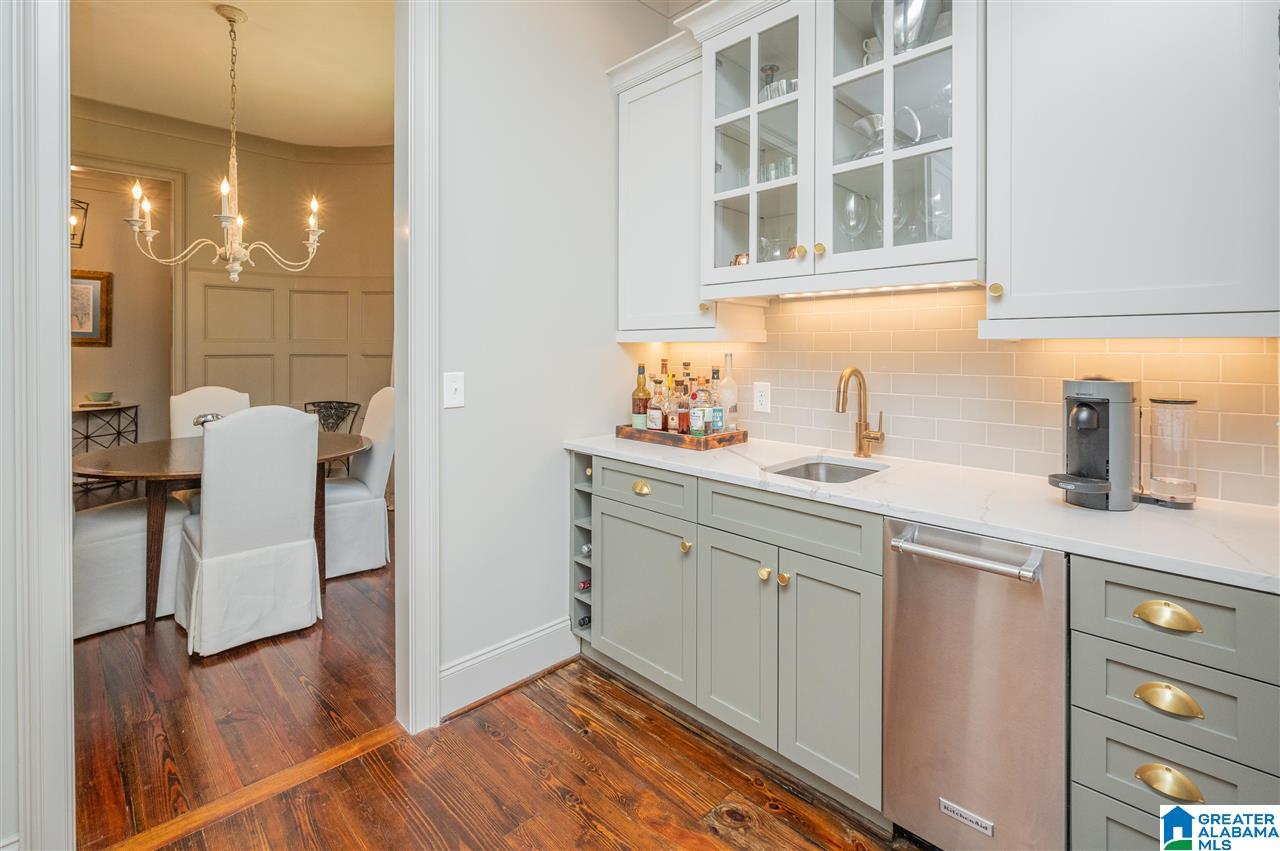 2705 Shades Crest Road Birmingham, AL 35216 - Photo 14 of 46
