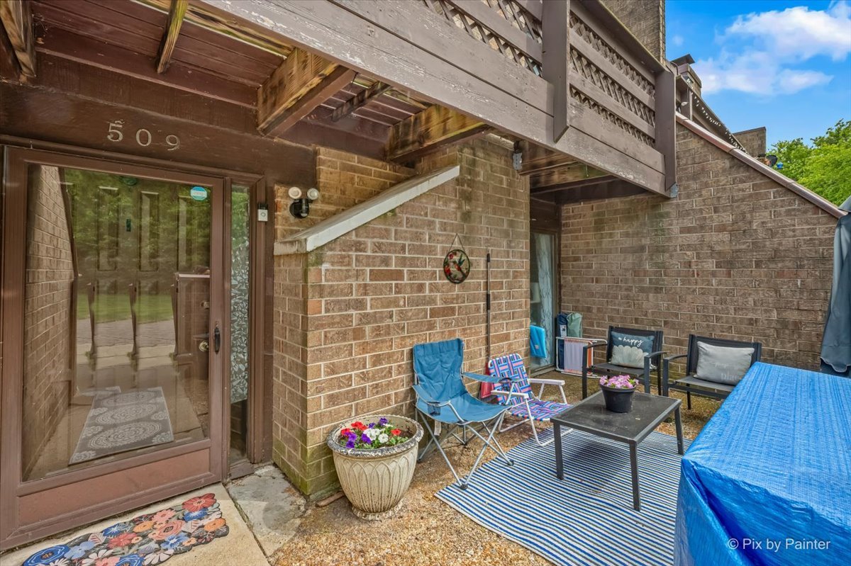 509 Kenneth Circle Elgin, IL 60120 - Photo 4 of 21