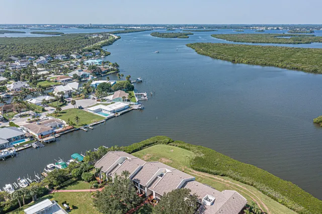 $479,000 | 3223 South Lakeview Circle, Unit 208, Hutchinson Island, FL 34949