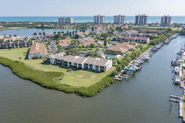 $479,000 | 3223 South Lakeview Circle, Unit 208, Hutchinson Island, FL 34949