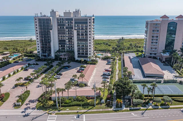 $479,000 | 3223 South Lakeview Circle, Unit 208, Hutchinson Island, FL 34949