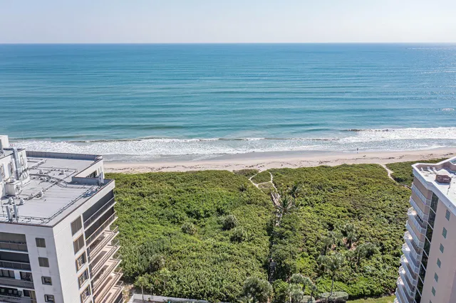 $479,000 | 3223 South Lakeview Circle, Unit 208, Hutchinson Island, FL 34949