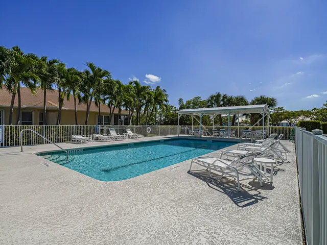 $479,000 | 3223 South Lakeview Circle, Unit 208, Hutchinson Island, FL 34949