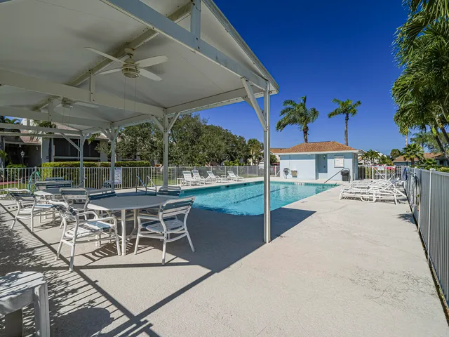 $479,000 | 3223 South Lakeview Circle, Unit 208, Hutchinson Island, FL 34949