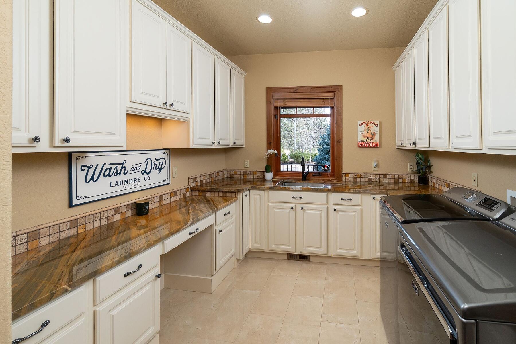 20112 Star Fire Ridge Court Bend, OR 97702 - Photo 14 of 72