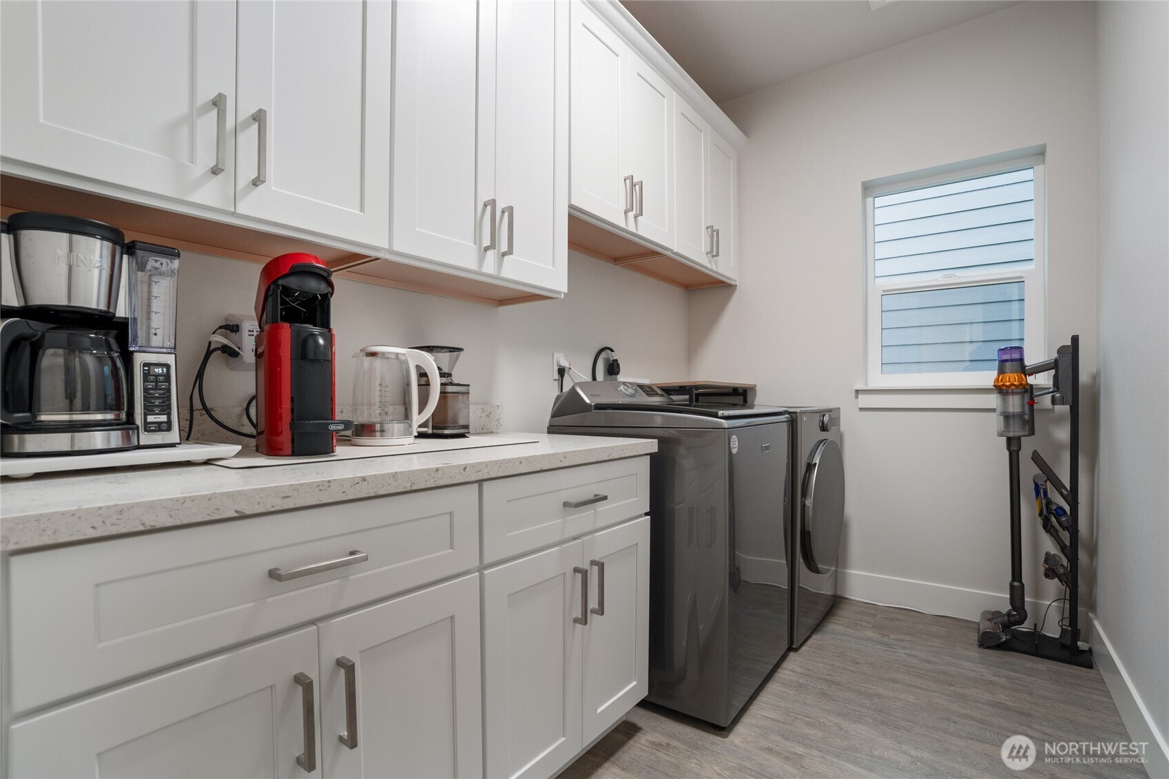138 Blackfish Court Bremerton, WA 98310 - Photo 14 of 36 a kitchen with stainless steel appliances granite countertop a refrigerator and a sink