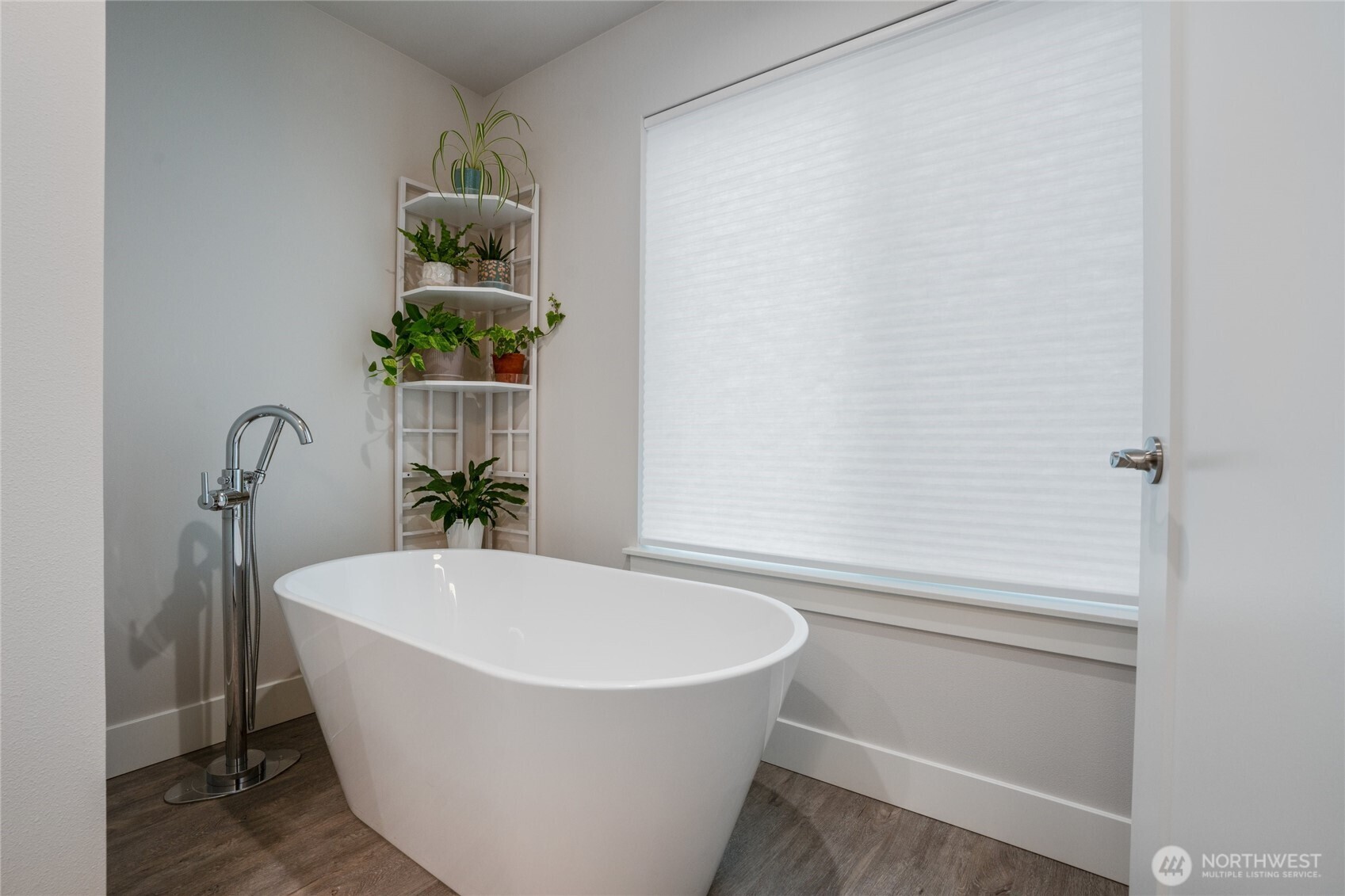 138 Blackfish Court Bremerton, WA 98310 - Photo 26 of 36 a white bath tub sitting in a bathroom