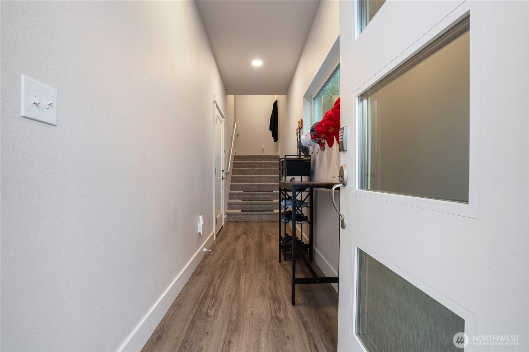 138 Blackfish Court Bremerton, WA 98310 - Photo 4 of 36 a view of entryway