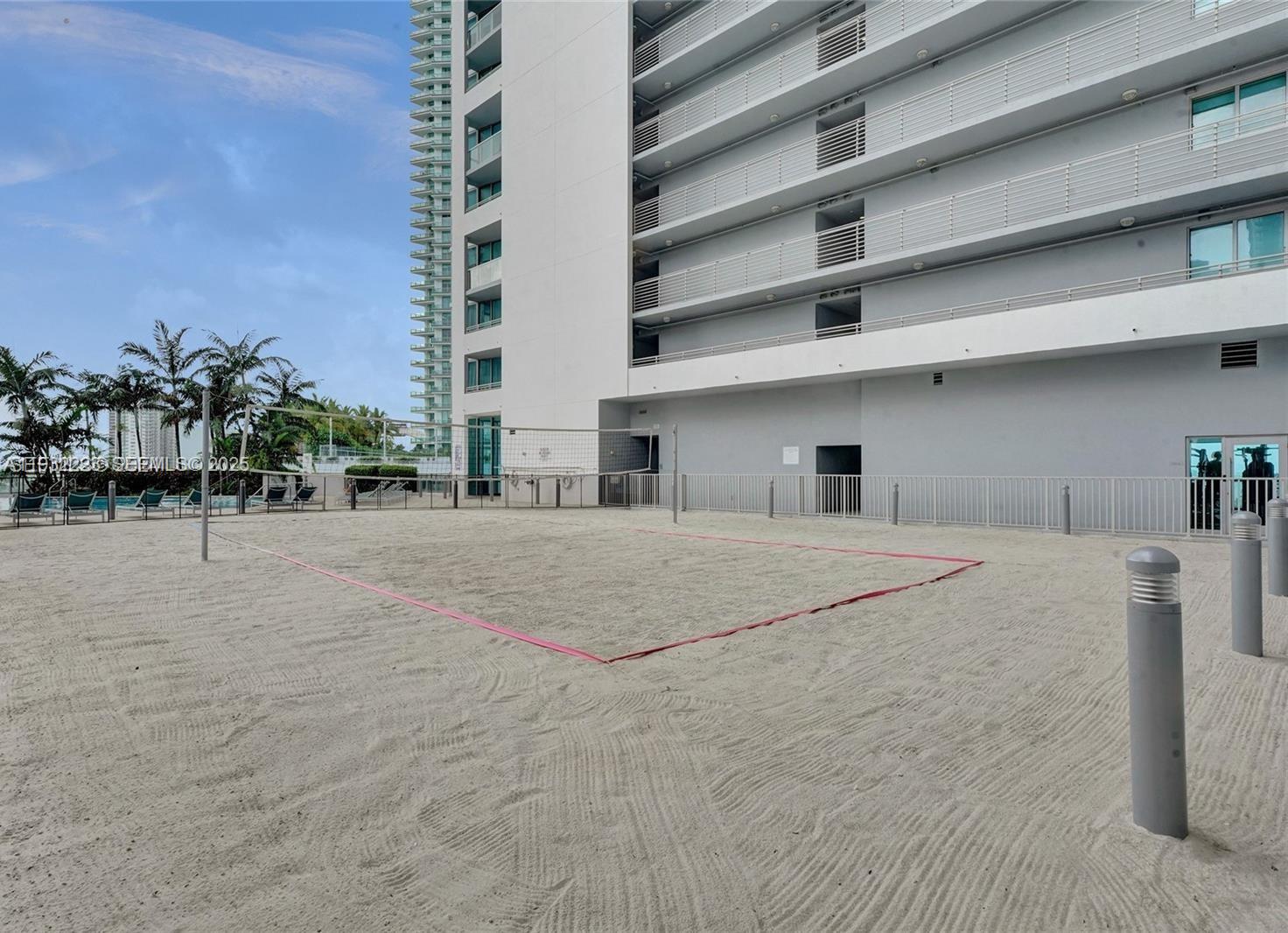 888 Biscayne Boulevard, Unit 709 Miami, FL 33132 - Photo 40 of 48 a view of multiple house with a street
