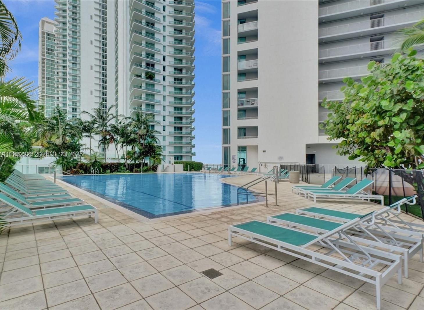 888 Biscayne Boulevard, Unit 709 Miami, FL 33132 - Photo 43 of 48 a building view with outdoor space