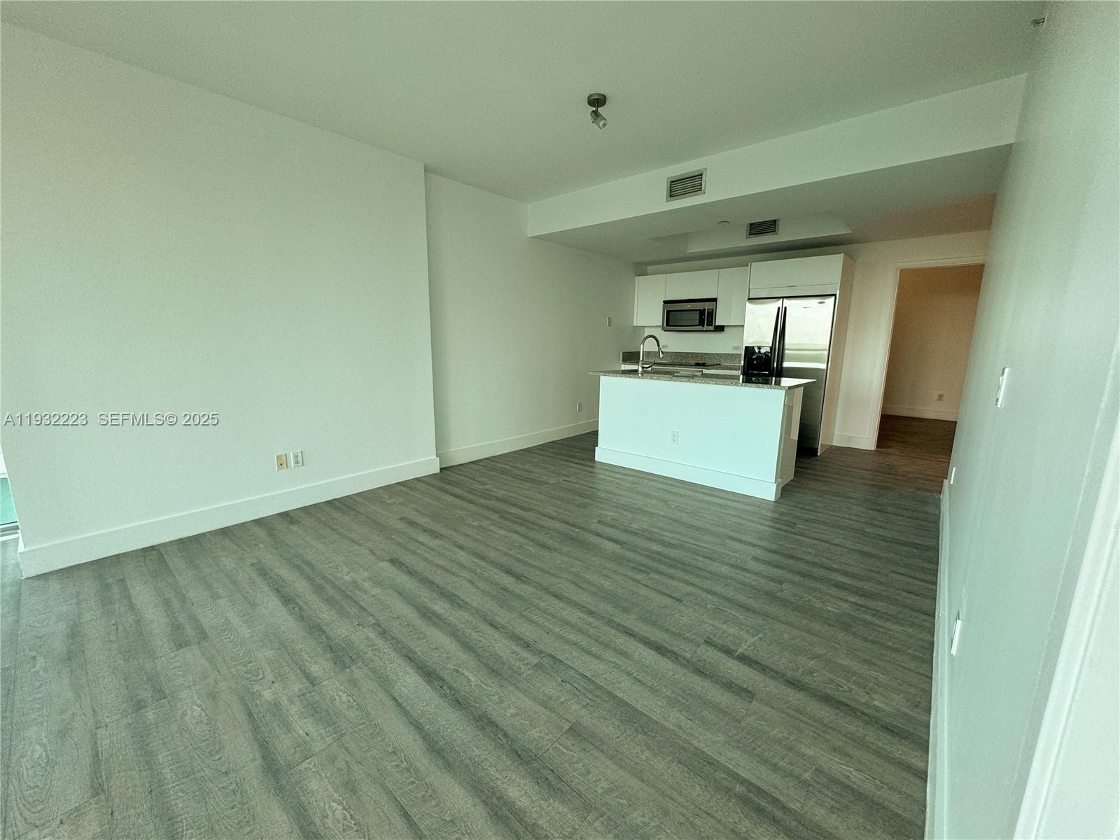 888 Biscayne Boulevard, Unit 709 Miami, FL 33132 - Photo 10 of 48