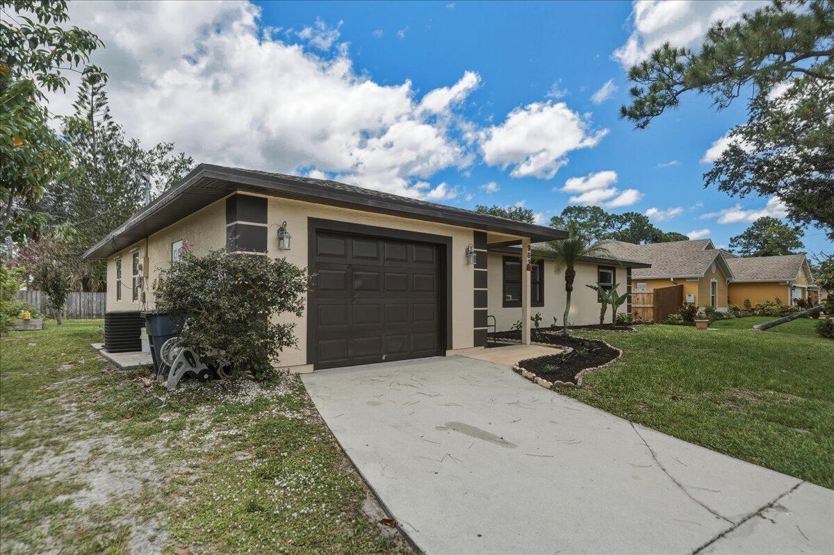 963 Southwest Bay State Road Port St. Lucie, FL 34953 - Photo 7 of 46 08-DSC6001