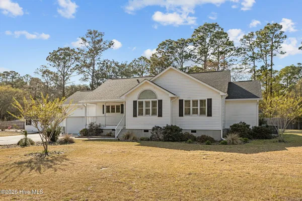 $435,000 | 120 Robin Cresent Circle, Cape Carteret, NC 28584