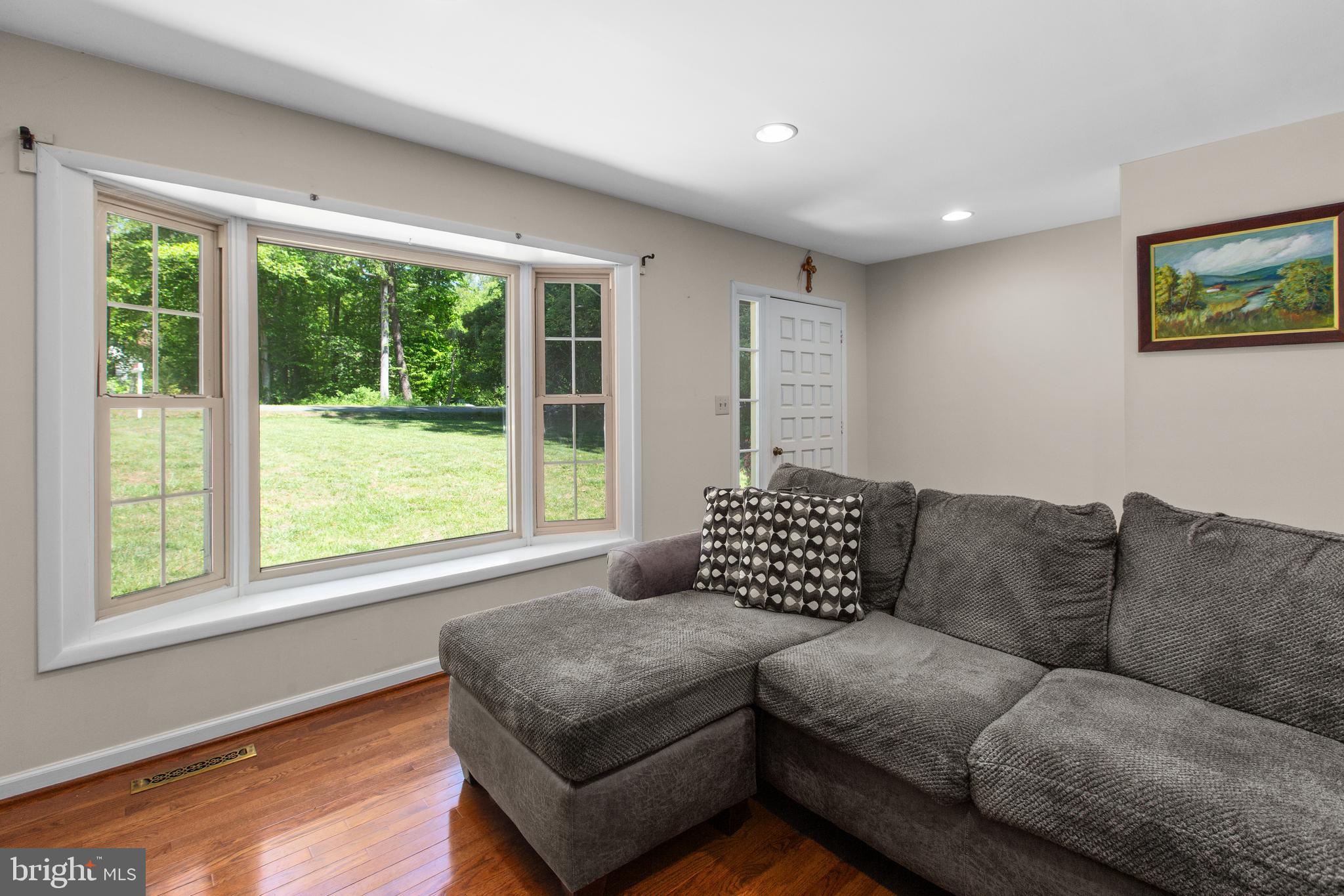 655 Holly Corner Road Fredericksburg, VA 22406 - Photo 13 of 45 Family Room