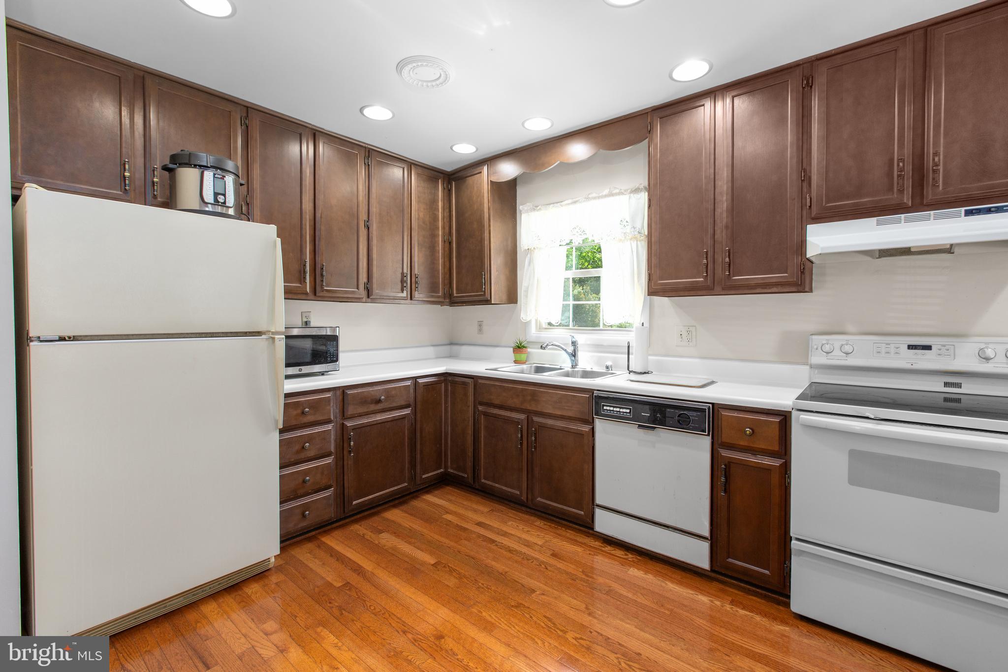 655 Holly Corner Road Fredericksburg, VA 22406 - Photo 15 of 45 Kitchen
