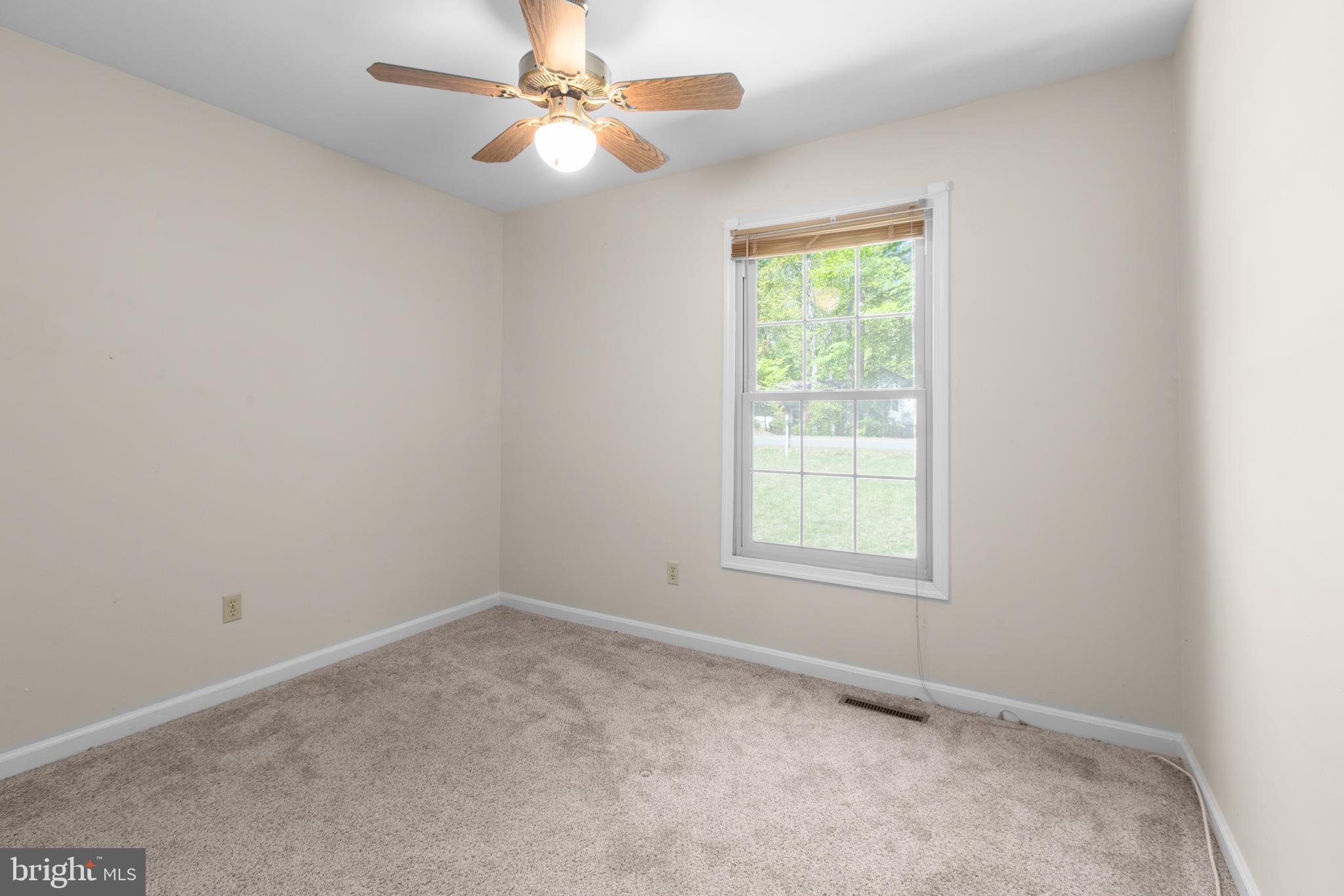 655 Holly Corner Road Fredericksburg, VA 22406 - Photo 19 of 45 Bedroom #1