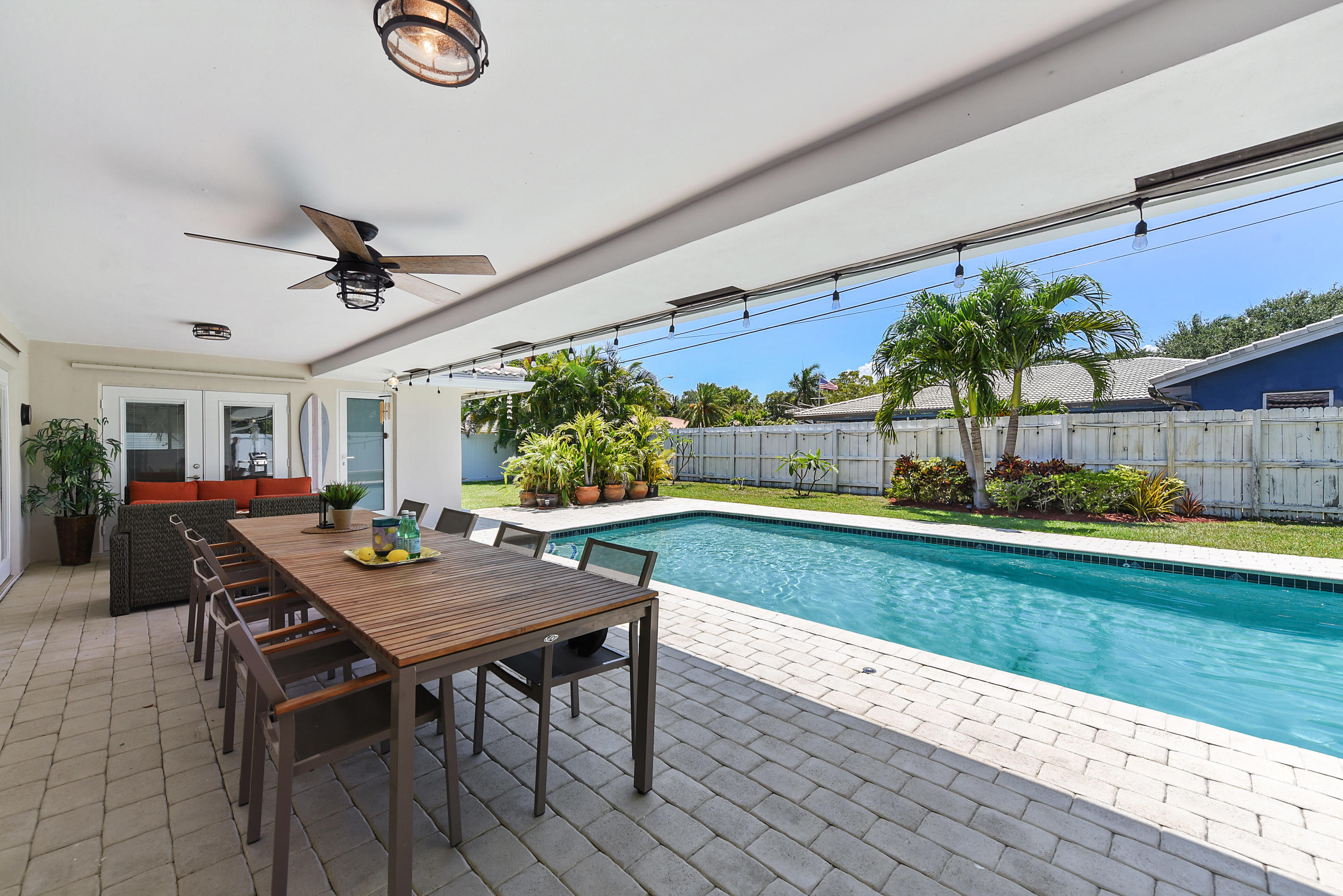Pool / Back Yard