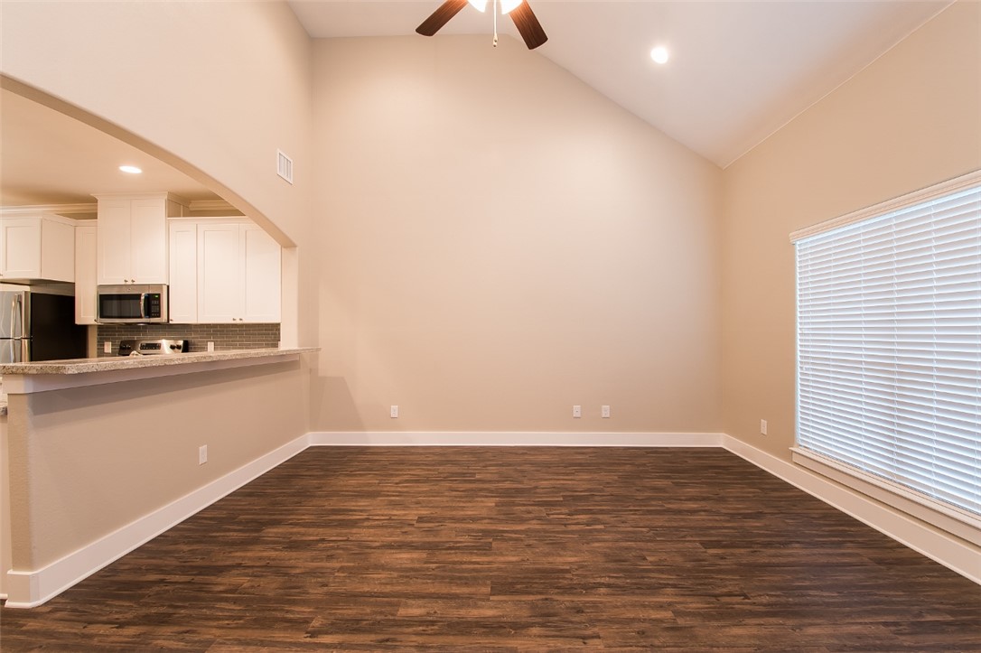 216 Howdy Court Bryan, TX 77801 - Photo 14 of 28