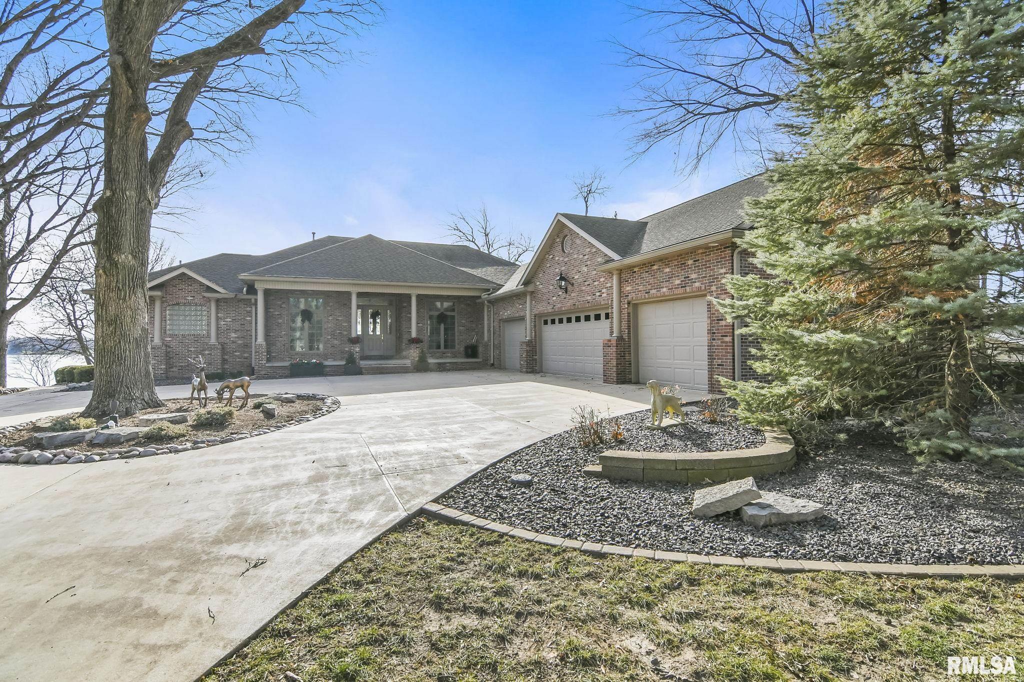 208 Maple Grove Lane Springfield, IL 62712 - Photo 1 of 60