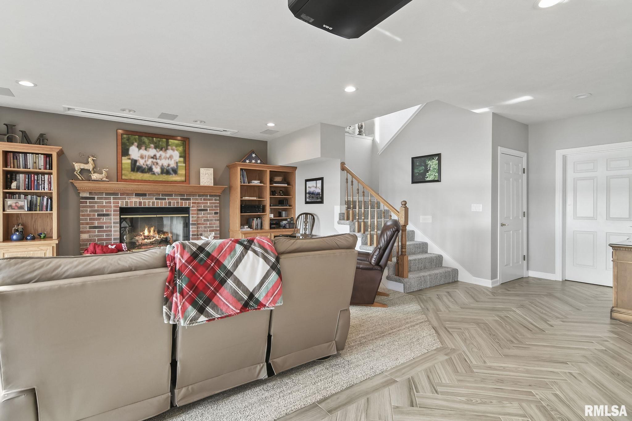 208 Maple Grove Lane Springfield, IL 62712 - Photo 36 of 60