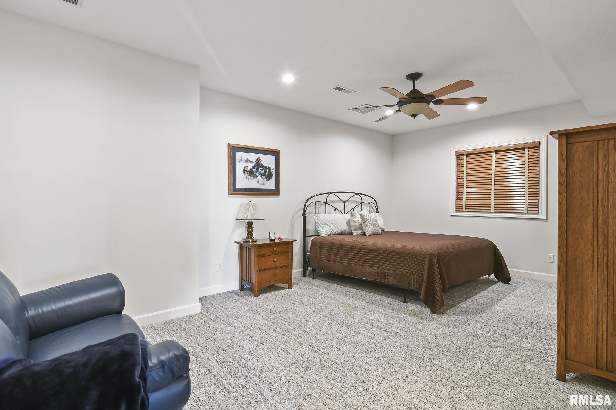 208 Maple Grove Lane Springfield, IL 62712 - Photo 47 of 60