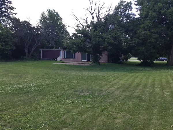 $430,000 | 206 East Camp McDonald Road, Prospect Heights, IL 60070