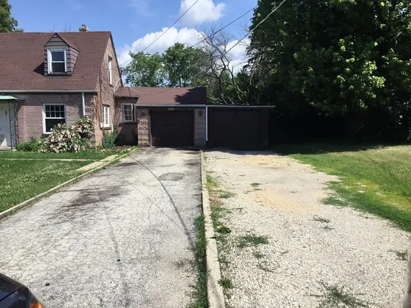$430,000 | 206 East Camp McDonald Road, Prospect Heights, IL 60070