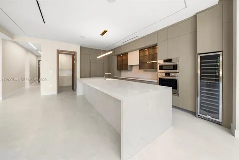 $8,950,000 | 900 Northeast 75th Street, Miami, FL 33138