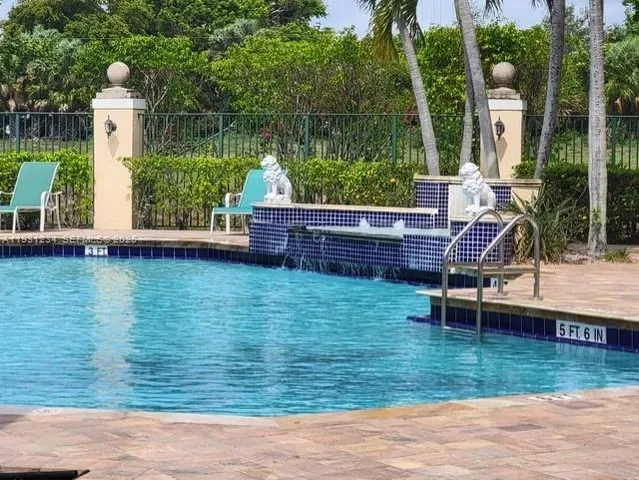 $1,690 | 1701 Village Boulevard, Unit 205, West Palm Beach, FL 33409