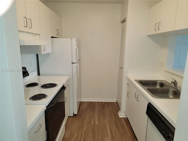 $1,690 | 1701 Village Boulevard, Unit 205, West Palm Beach, FL 33409