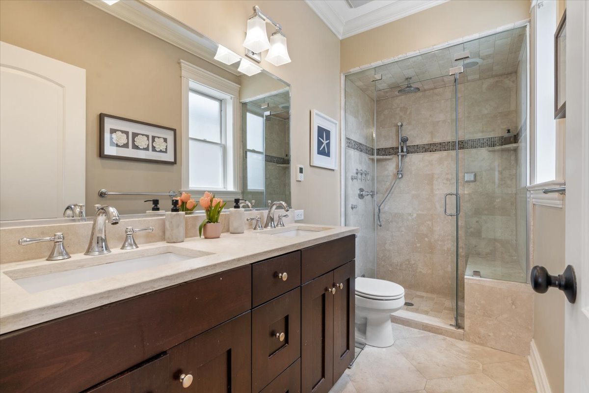 3302 North Racine Avenue, Unit 3 Chicago, IL 60657 - Photo 14 of 24